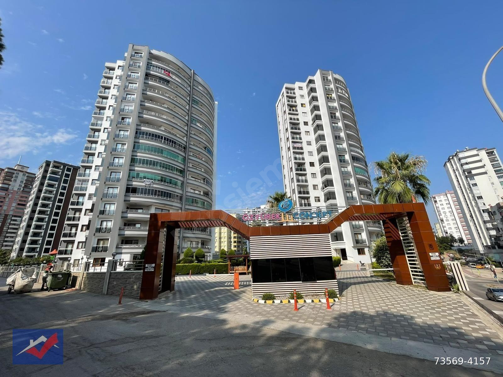 HAVUZLU GÜVENLİKLİ NEZİH SİTE İÇERİSİNDE GENİŞ OTURUMLU 4+1DAİRE