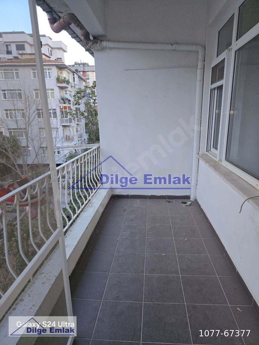 Feneryolu Bağdat Cad.yakın 2+1 yenilenmiş balkonlu kiralık daire