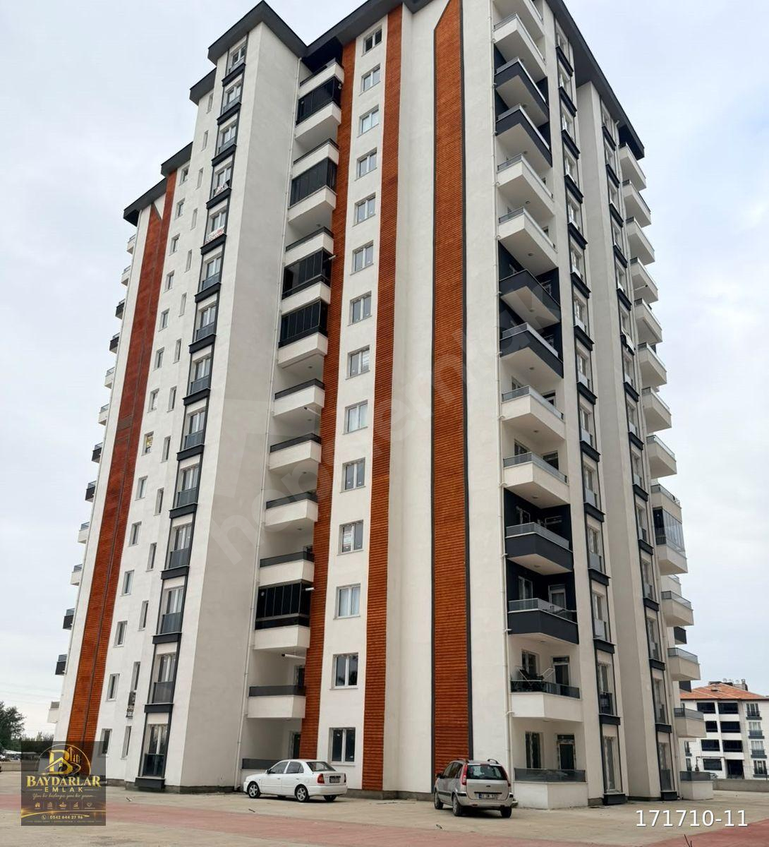 ŞİNASİ MAHALLESİNDE SİTE İÇERİSİNDE EMSALSİZ SATILIK 2+1 DAİRE