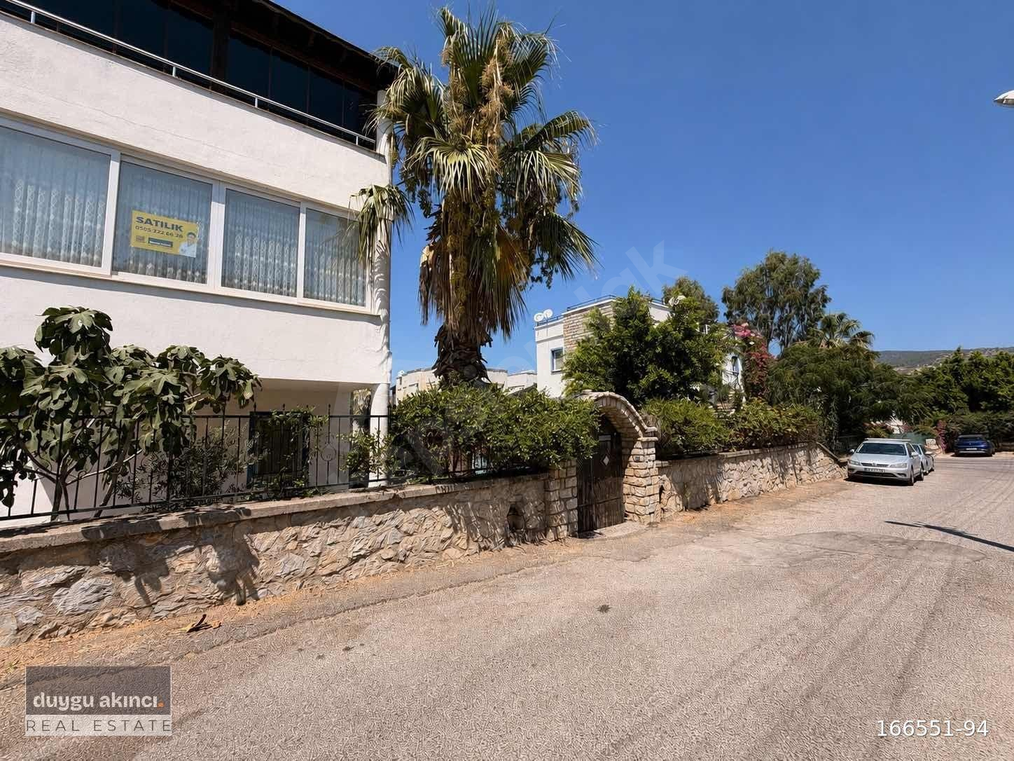 Bodrum Bitez 3+1 Havuzlu Site İçerisinde Bahçe Çıkışlı