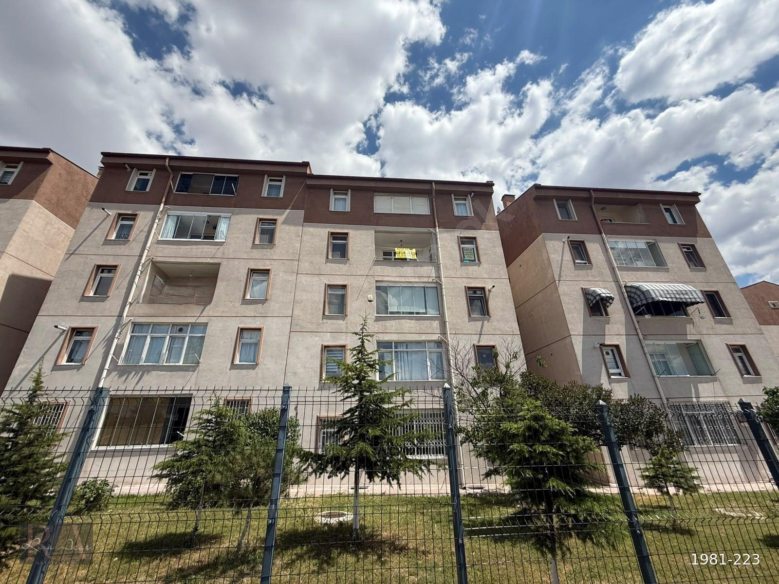 Rıza Acar* Batıkent Metro Yanı Güzel Evler Sitesinde Kiralık 3+1
