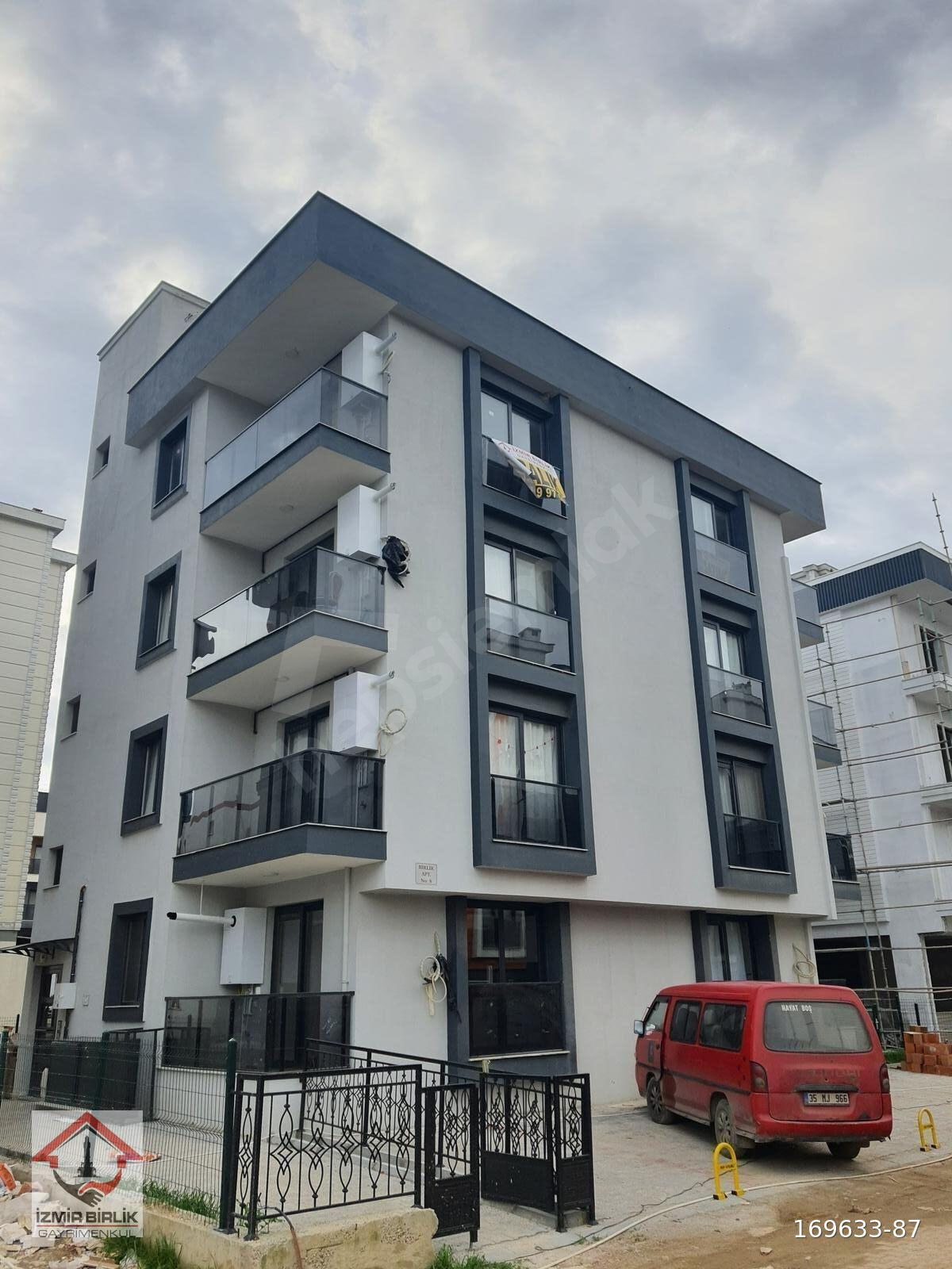 Seyrek'de Üniversiteye Yakın Sıfır 2+1 Daire