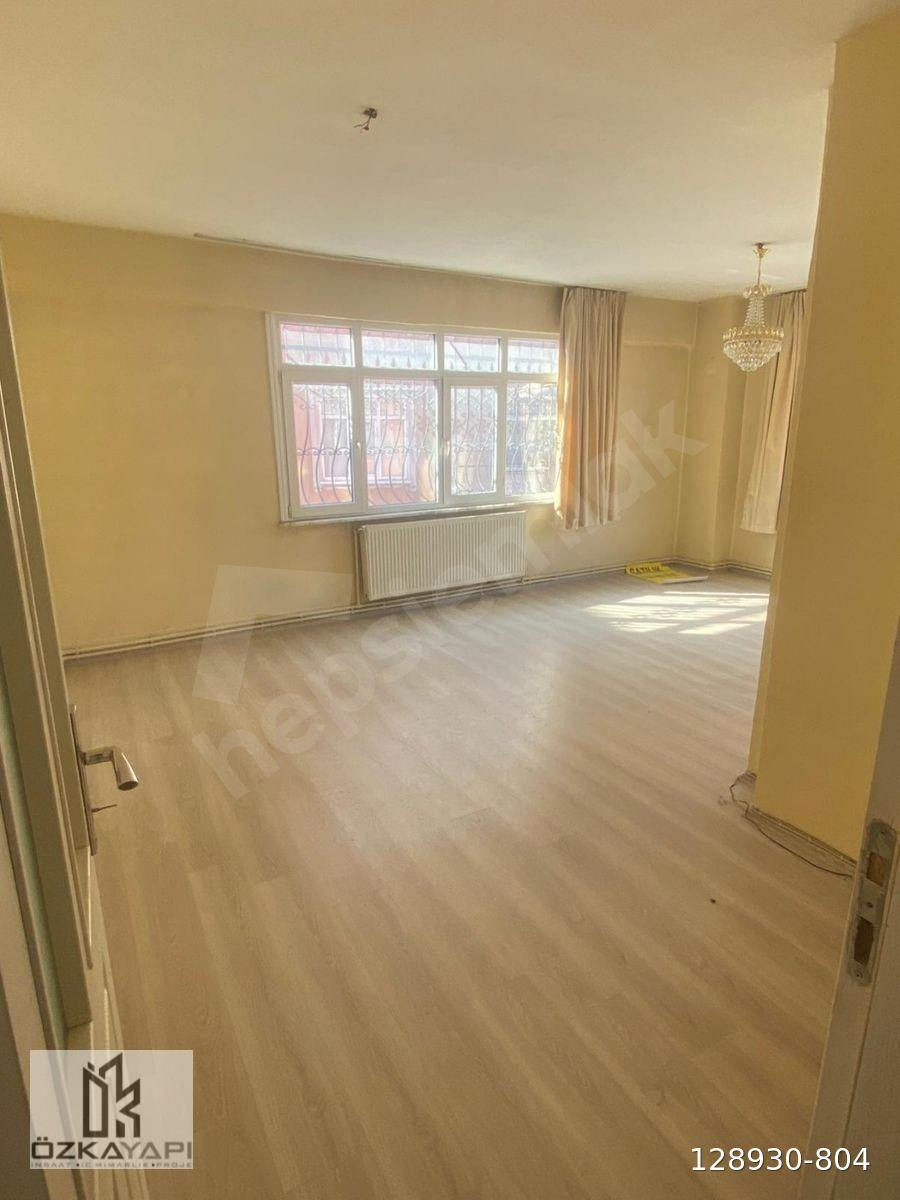 FATİH ŞEHREMİNİ 2+1 KAT 1 KÖŞE DAİRE BAKIMLI KULLANIŞLI 90 METRE KARE TEMİZ 40.000 TL