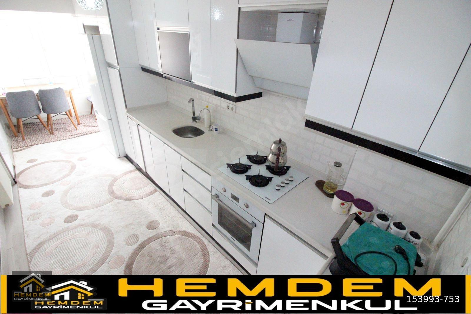 HEMDEM GAYRİMENKUL'DEN PİYADE'DE FULL+FULL YAPILI ÖN CEPHE **ARAKATTA** 3+1 SATILIK DAİRE