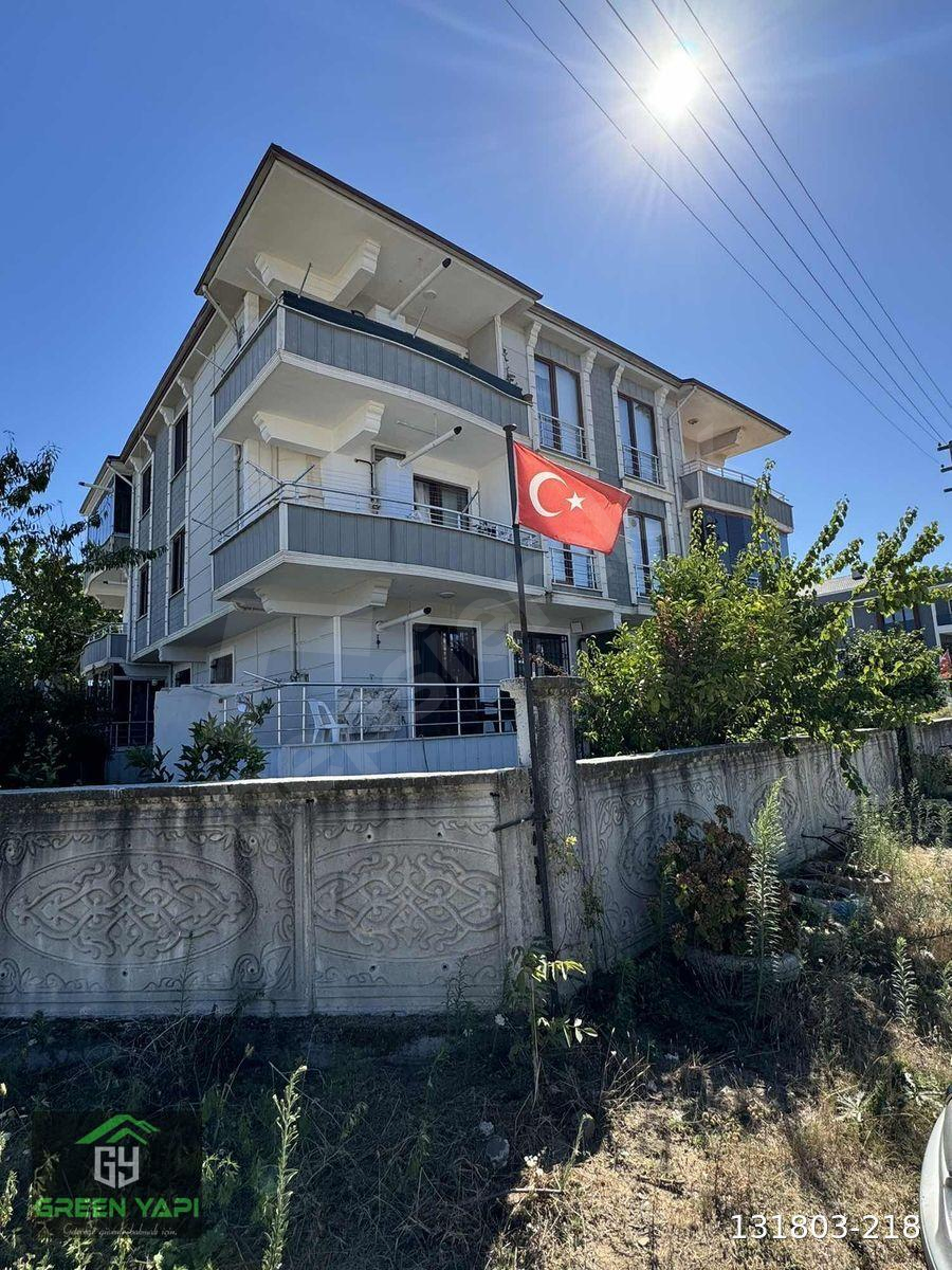 MERKEZ SAHİLDE COK GENİŞ BAHÇELİ OTURMA TERASLI 2+1 DAİRE
