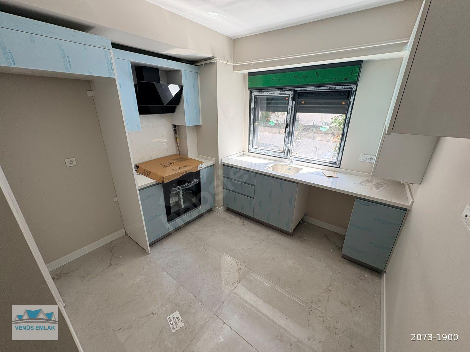 BAĞDAT CADDESİ PARALELİNDE 2+1 AYRI MUTFAKLI OTOPARKLI BOŞ DAİRE