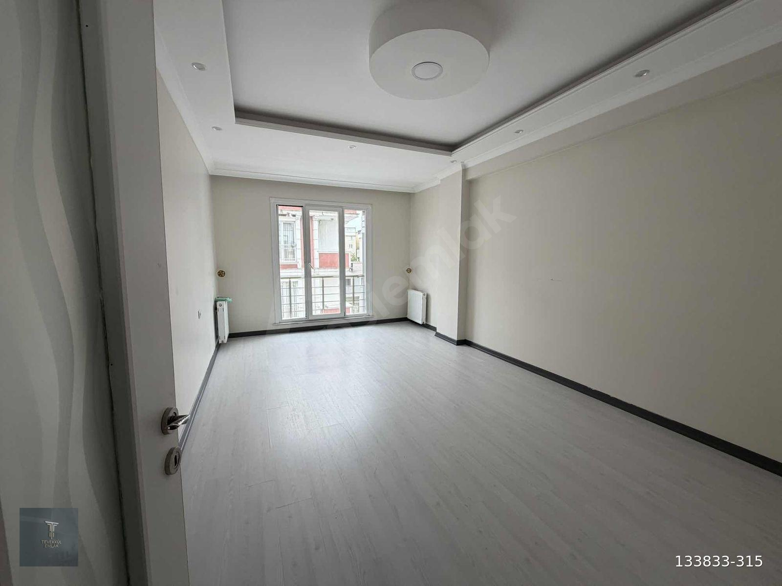 Arnavutköy Merkez avlu AVM'ye komşu kiralık dubleks 4 + 2