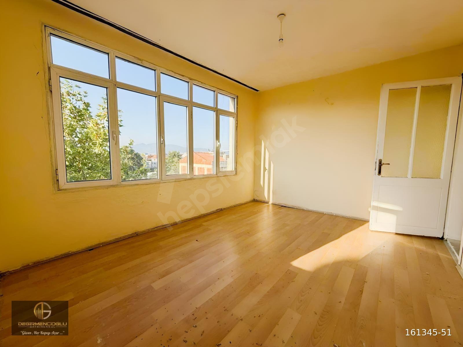 TURGUTLU ADLİYE KARŞISI SATILIK 2+1 LOKASYONLU DAİRE !!!!