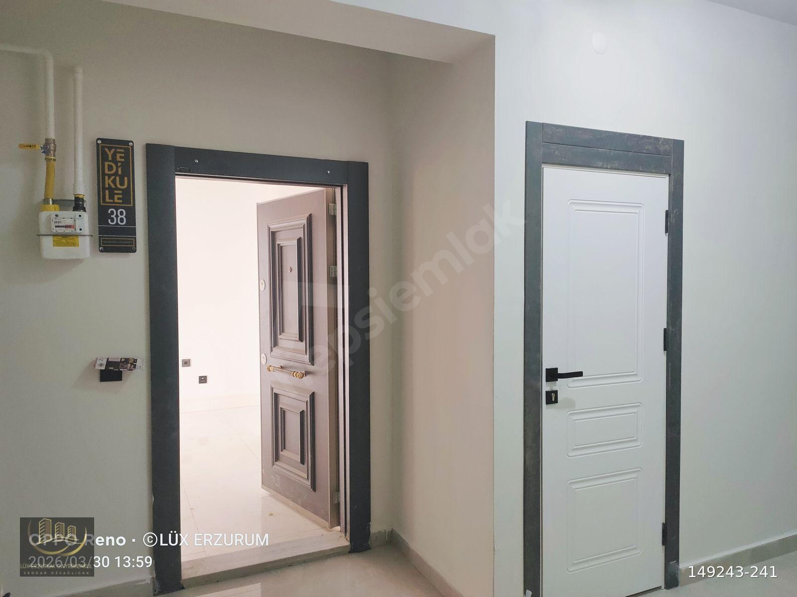 LÜX'TEN YILDIZKENT'TE MERKEZİ LOKASYONDA 4+1 ARAKAT FIRSAT DAİRE