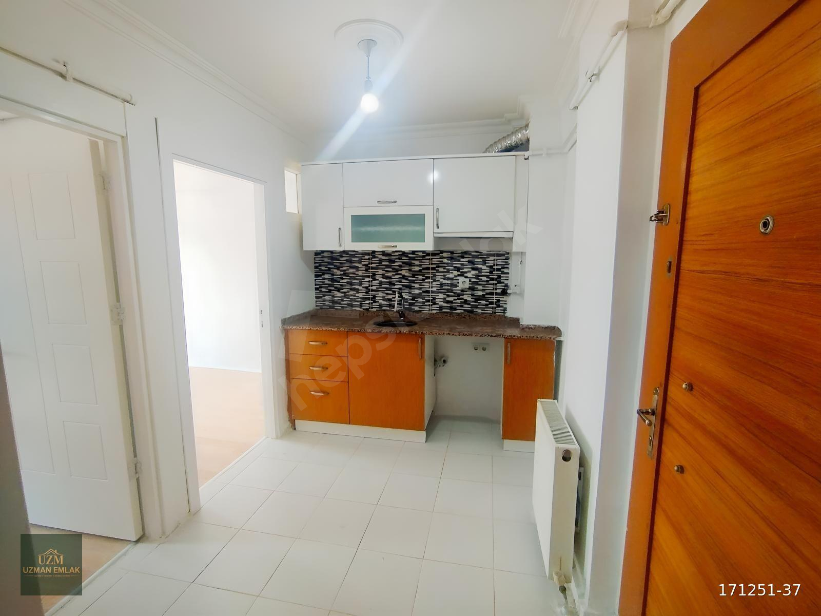 BÜYÜKDERE' DE AYRI MUTFAKLI CAPELLA YAKINI 1+1 DAİRE
