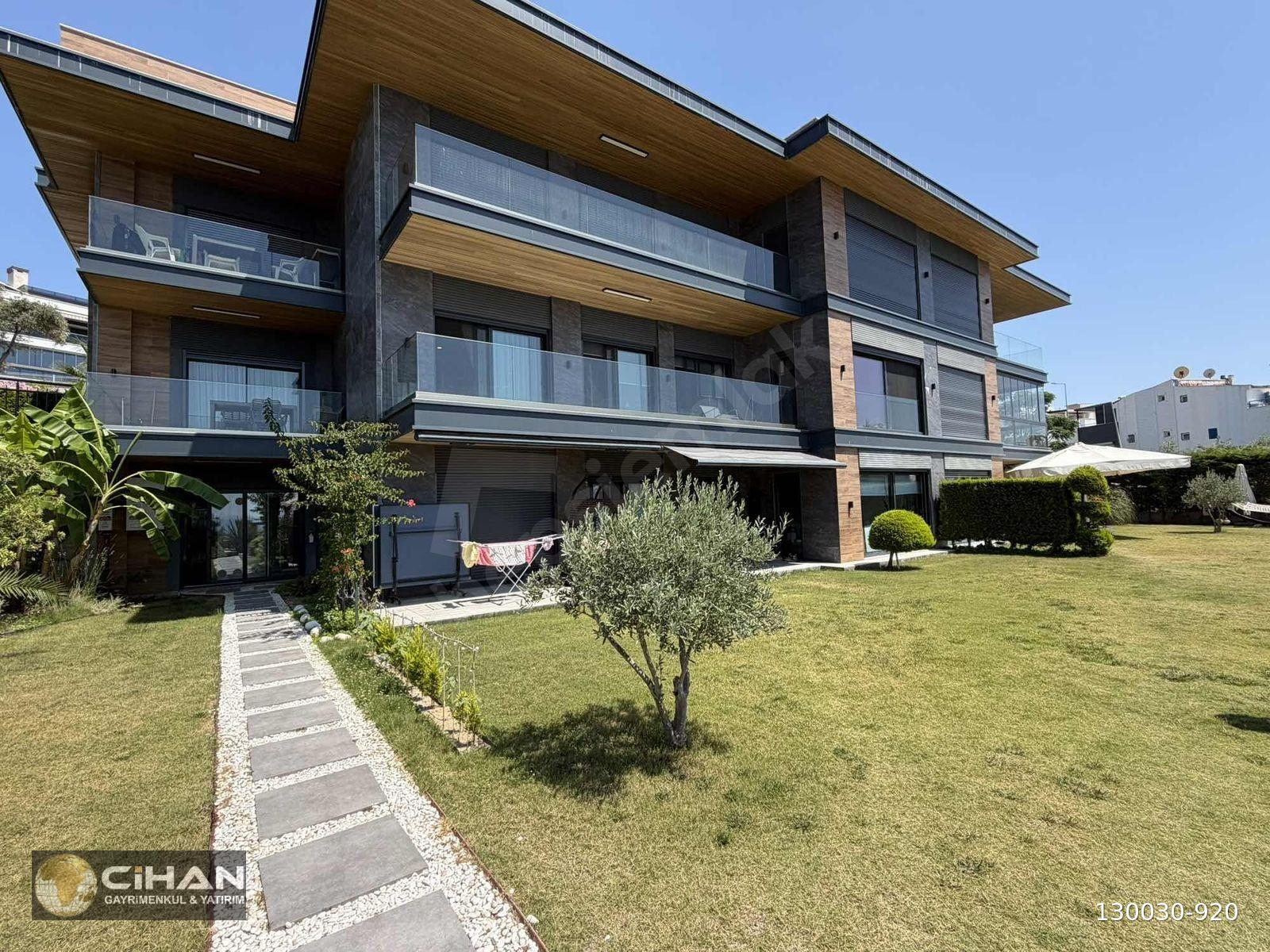 KUŞADASI'NDA DENİZ MANZARALI SATILIK DAİRE
