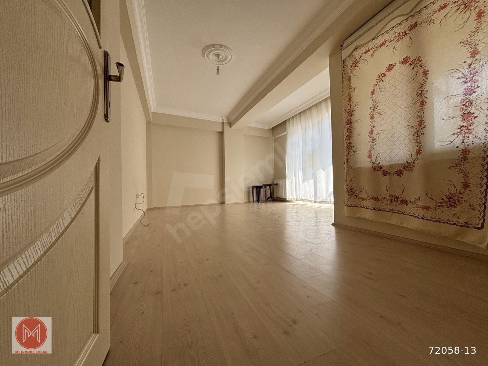 Bağcılar Çınar mahallesi satılık daire merkezi konumda