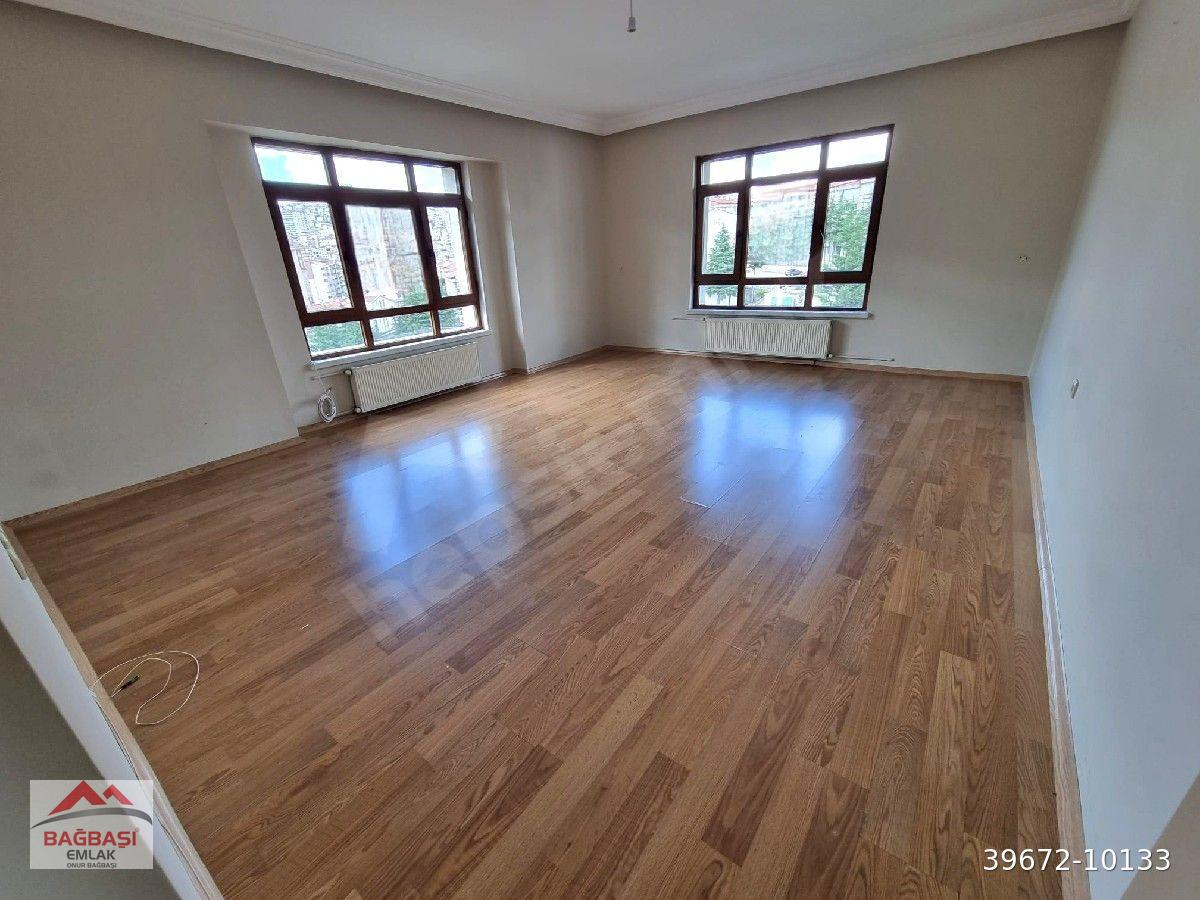 KARDEŞLER'DE SİTE İÇİNDE 3+1 BAĞIMSIZ 3.KAT ASANSÖRLÜ GENİŞ
