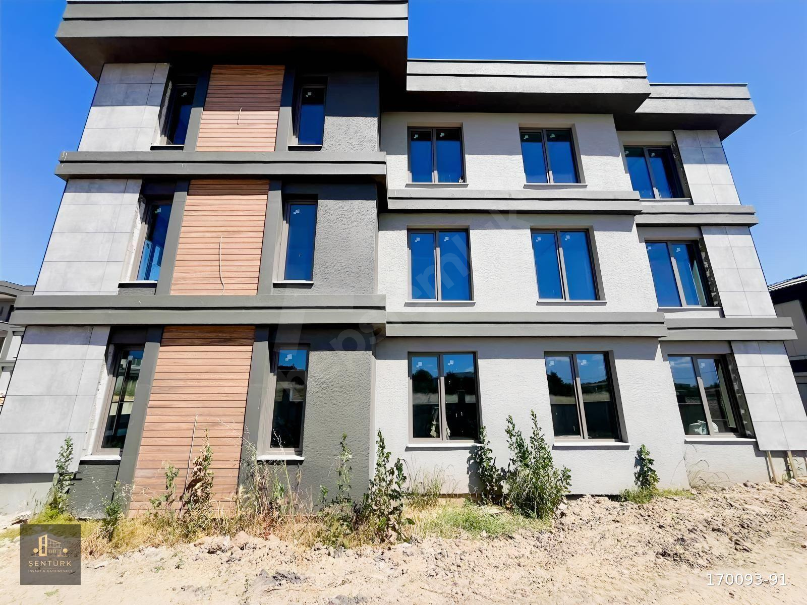 ÖNERLERDE SİTE 3+1 150M2 ARAKAT HAVUZ CEPHE GÜNEY BATI CEPHE