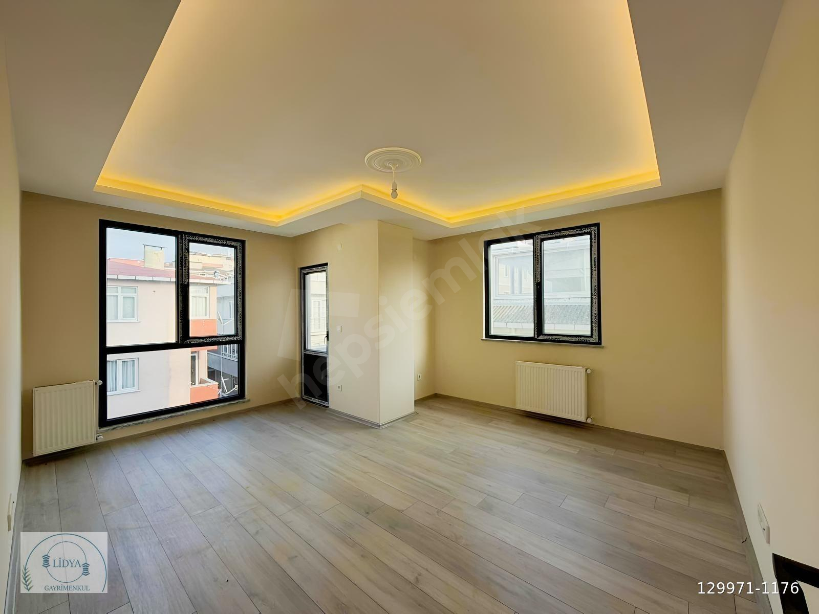 Kayışdağı Mh. Sıfır Daire Oturuma Hazır Açık Otoparklı 3.Kat 2+1