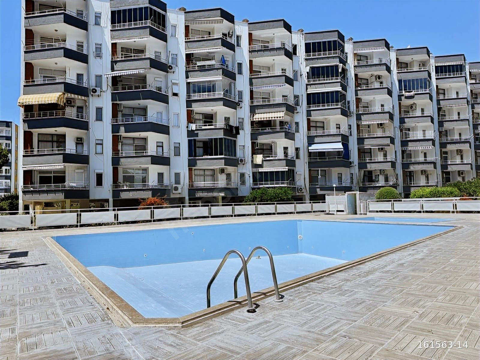 KİNG 'DEN DENİZE 250M MESAFE SİTE İÇERİSİNDE HAVUZLU YAPILI 2+1