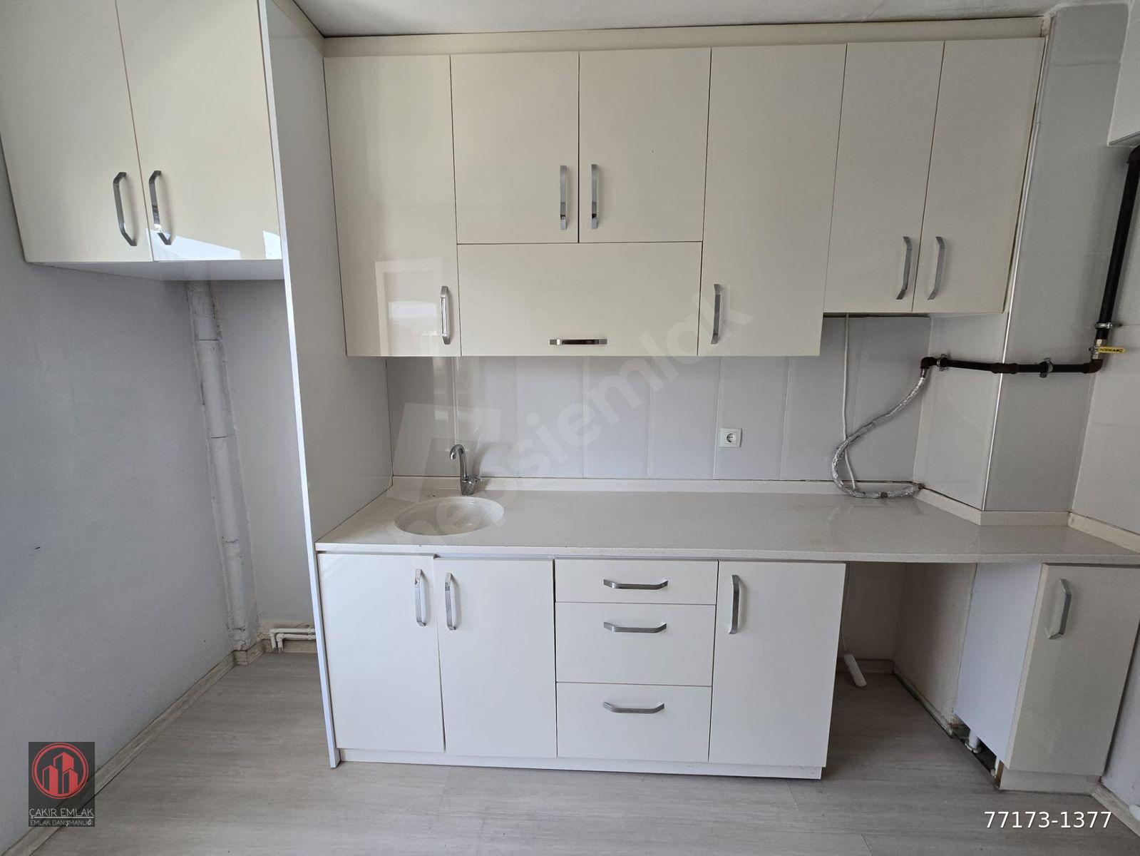 BALÇOVA EĞİTİM MAHALLESİNDE DOĞALGAZLI KİRALIK 3+1 DAİRE