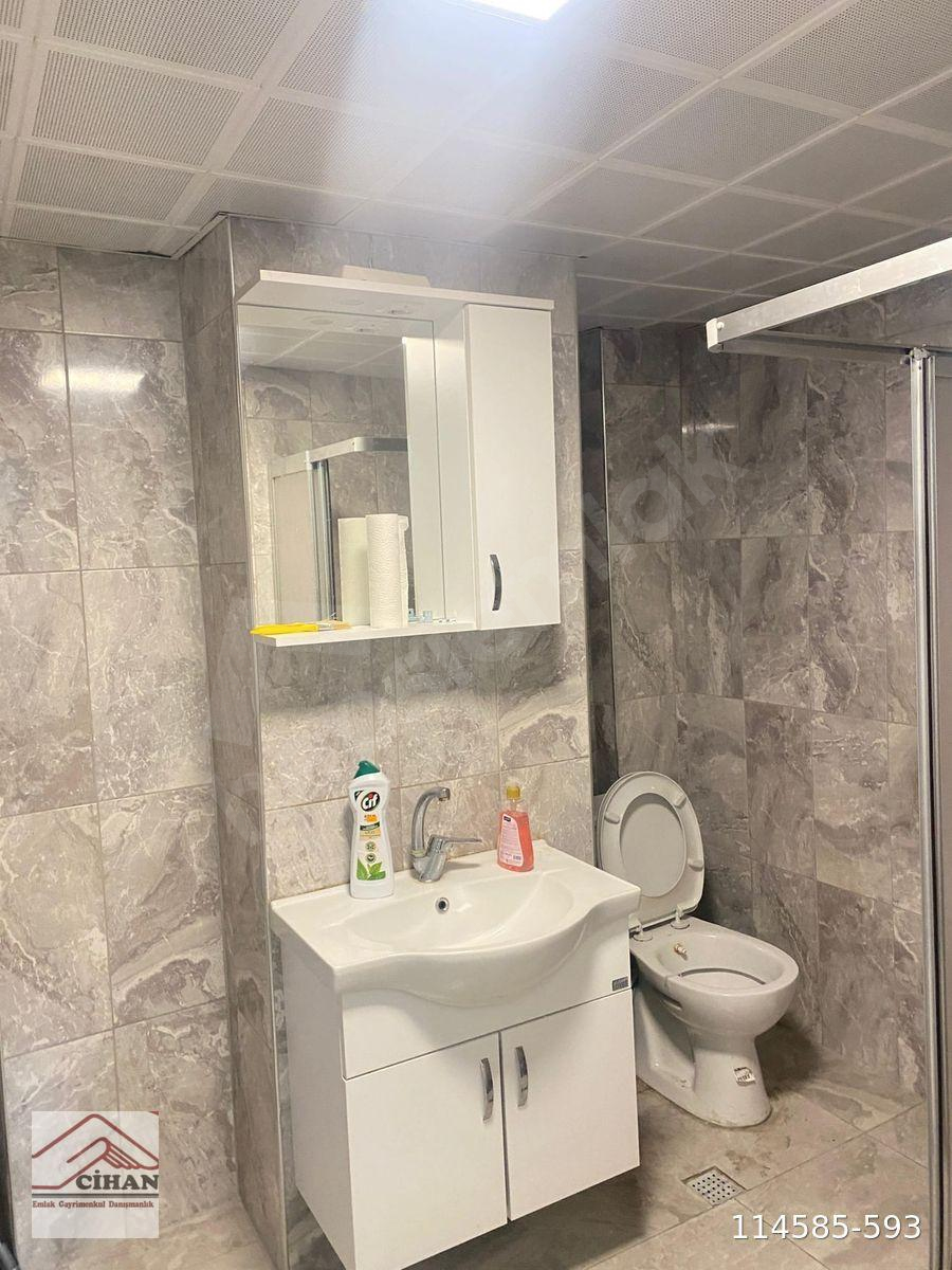 YENİBOSNA METROBÜSE YAKIN KONUMDA SATILIK DAİRE