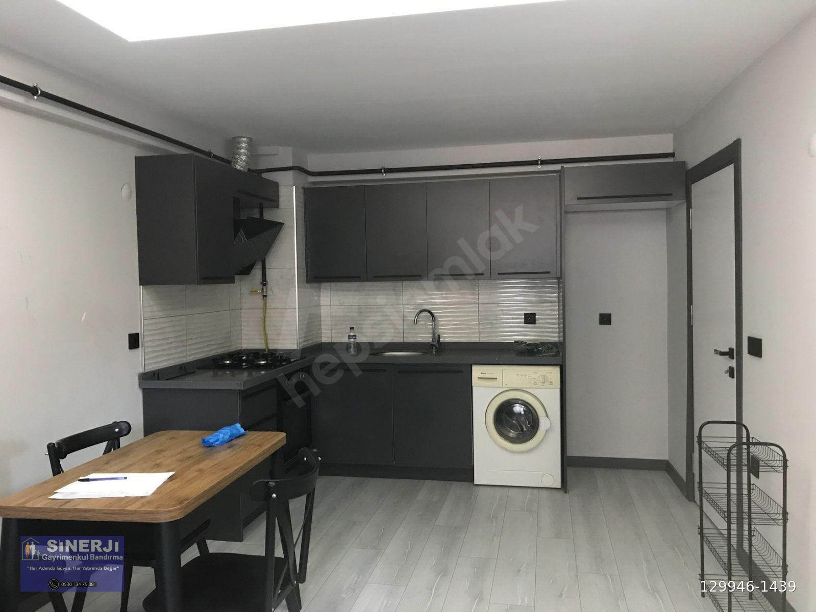 Bandırmada Hacı Yusufta Ara Kat Eşyalı 1+1 Satılık Daire