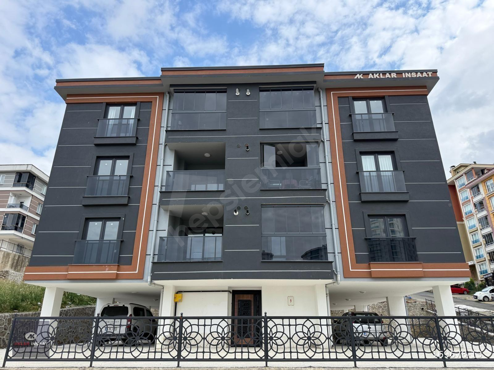ŞAHİNCİLİ MAHALLESİNDE 2+1 EBEVEYN BANYOLU SATILIK DAİRELER