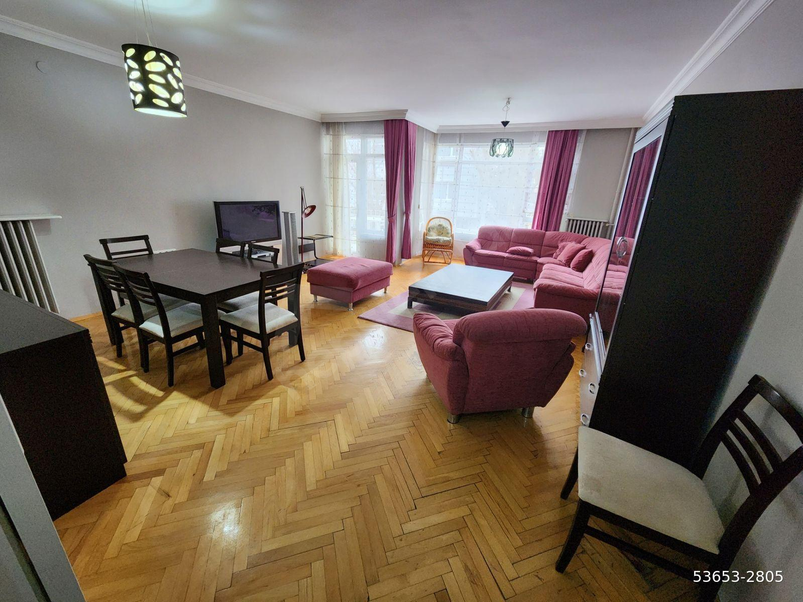 A.AYRANCI KUZGUN SOKAK TA 3+1 135M2 1.KAT ÖNCEPHE FUUL MOBİLYALI BAKIMLI OTOPARKLI T.B.M.M YANINDA