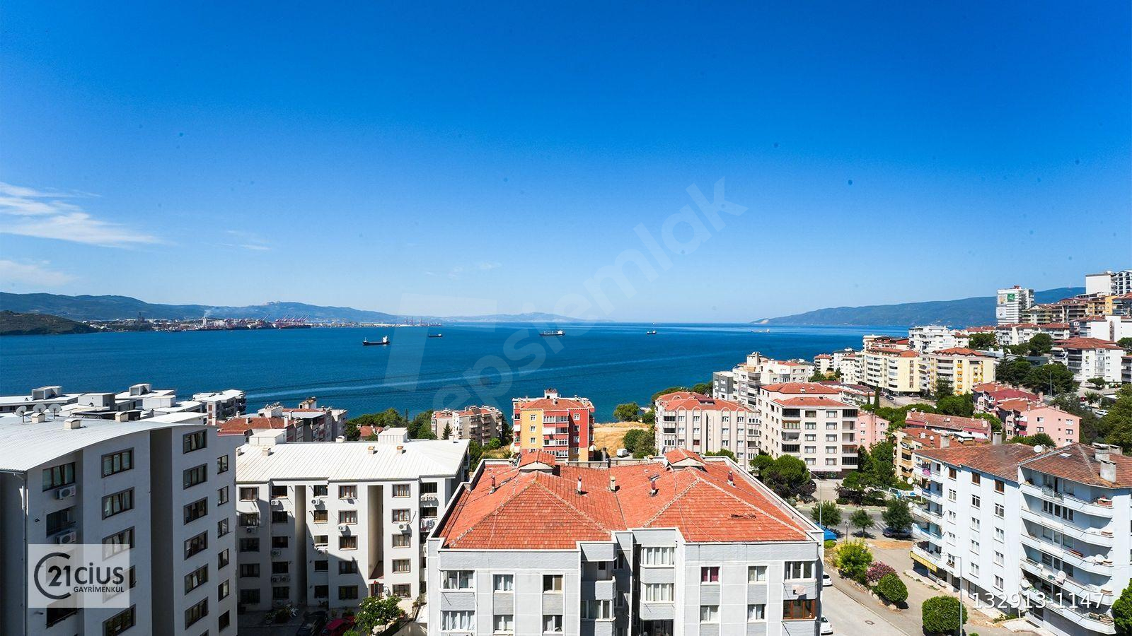 C21 Cius; Yıldırım Sitesi'nde Deniz Manzaralı Eşyalı 3+1 Ara Kat Daire