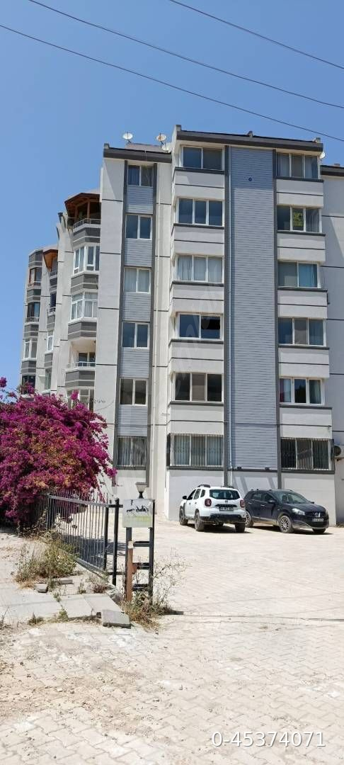Armutlu mahallesi Yeloğlu köprüsü yanı 3+1 170 m2 Daire
