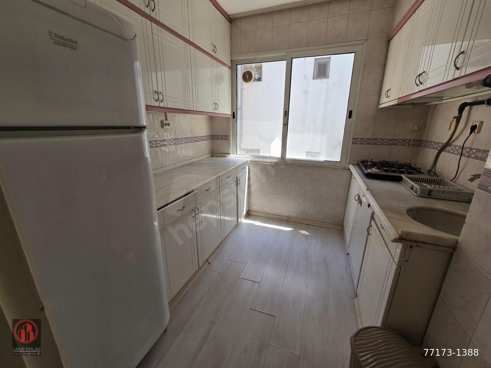 BALÇOVANIN MERKEZİNDE METRO YAKINI D.GAZLI SATILIK 2+1DAİRE