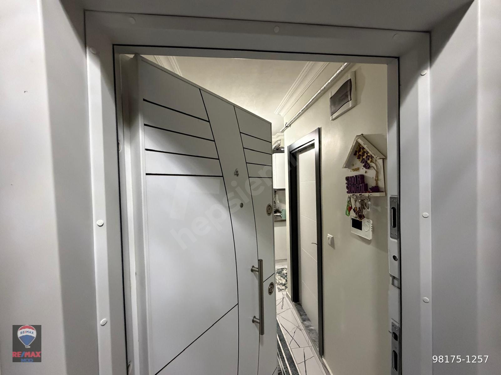 ORHANGAZİ MAH. MERKEZİ KONUM BALKONLU 1+1 SATILIK DAİRE