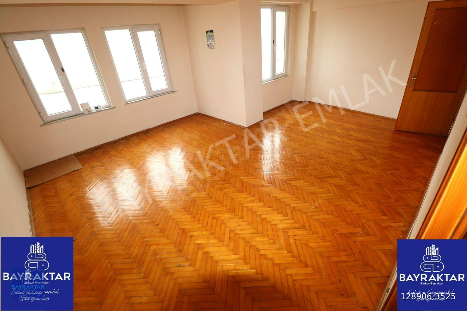 Bandırma Hacıyusuf'ta Deniz Manzaralı Arakat 2+1 Kiralık Daire Bayraktar Emlak'tan