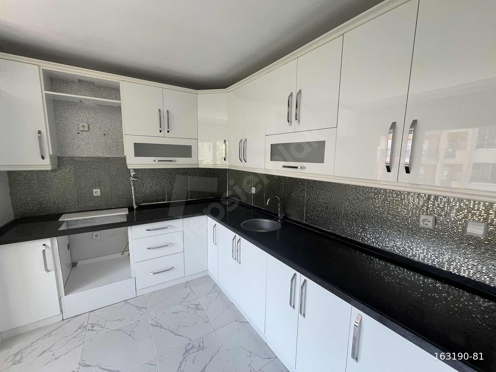 CUMHURİYET MH.SATILIK 160M2 YENİ TADİLATLI DAİRE