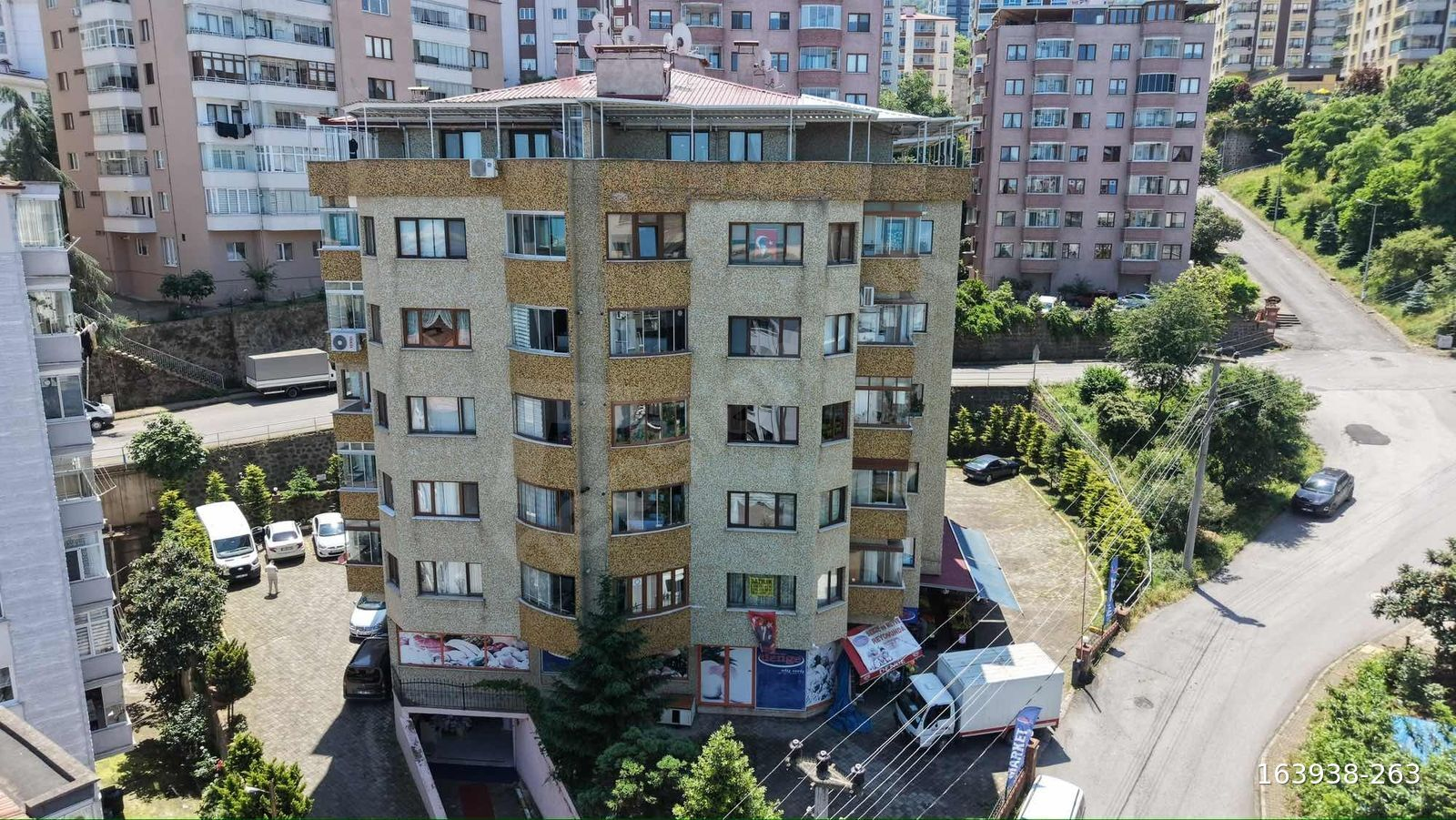 2 NOLU BEŞİRLİ MAH. YAKAMOZ APT SATILIK 4+1 DAİRE