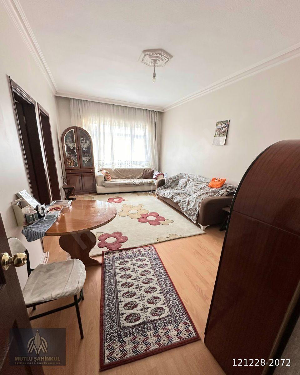 BAŞKENT LİSESİ YAKINI 3+1 ÜST KAT SATILIK DAİRE