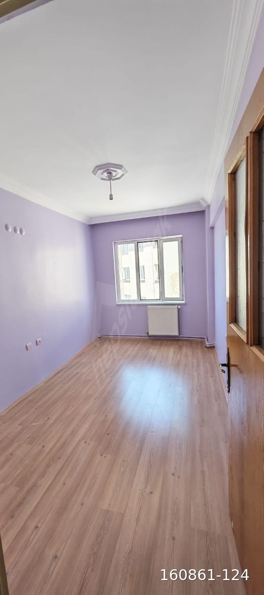 Söğüt Merkezde Kiralık 3+1 Daire (Okullara Yakın, Asansörlü)