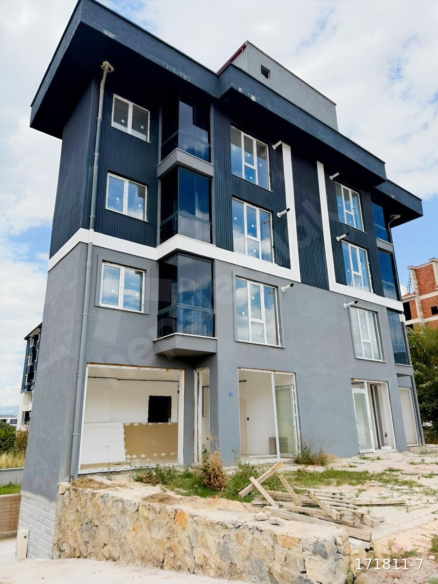 LACİVERT YATIRIM'DAN GÜNEŞLİDE KİRALIK 1+1