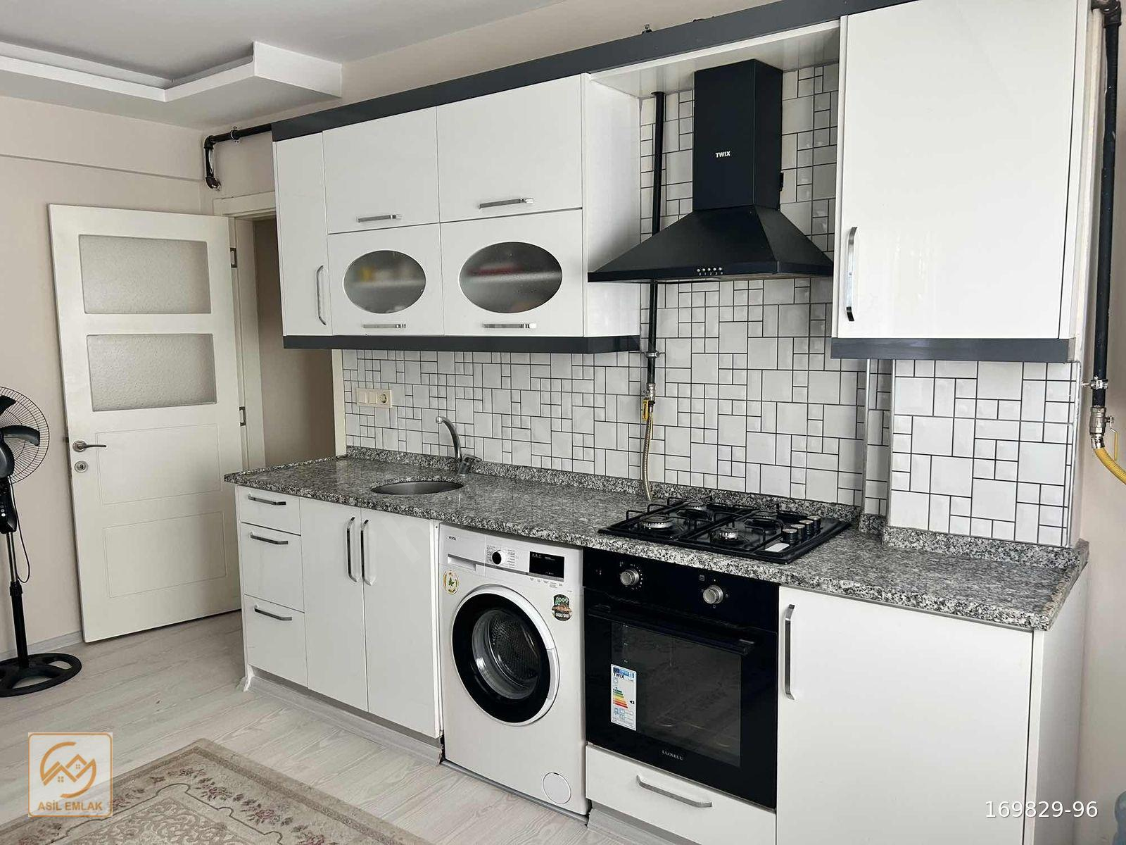 ASİL EMLAK'tan MURADİYE'de 1+1 EŞYALI ARAKAT SATILIK DAİRE