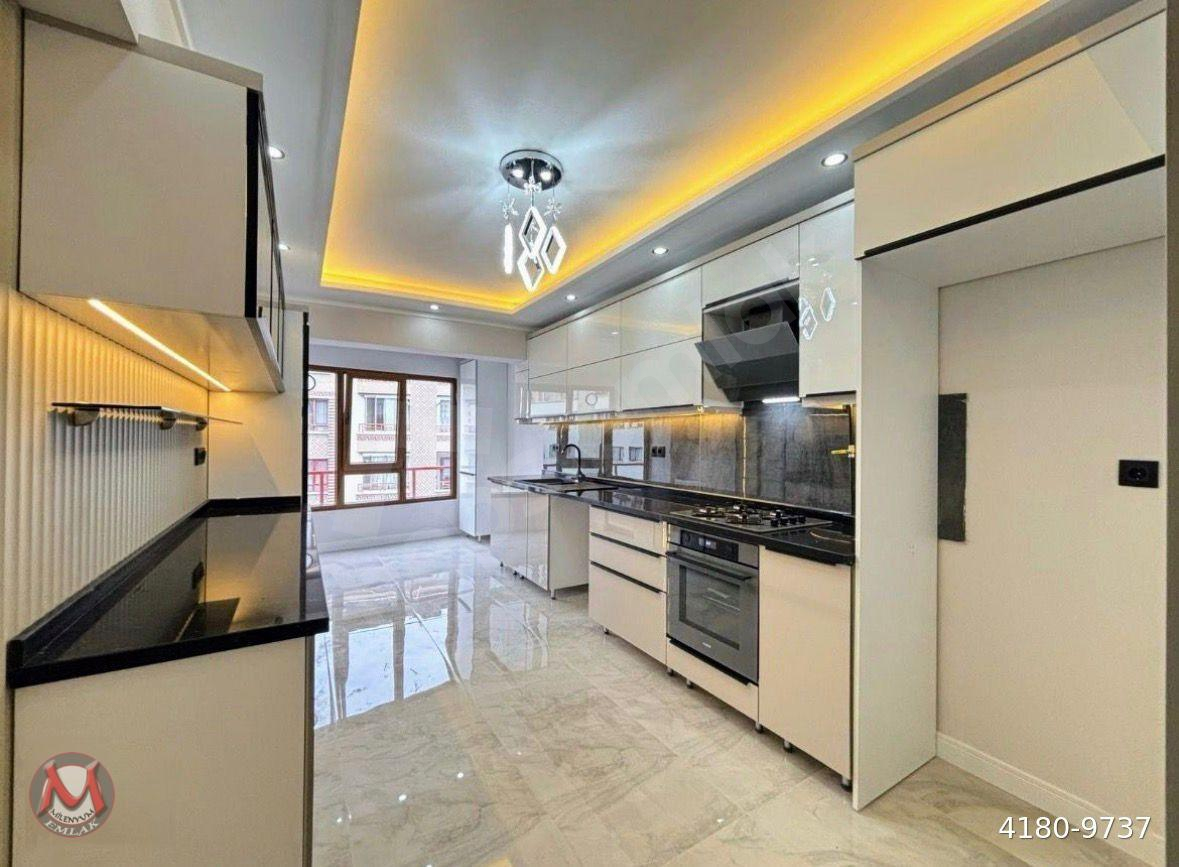 AŞAĞIÖVEÇLER'DE 3+1 160 M2 3.KAT ARAKAT E.BANYOLU GİYİNME ODALI SIFIR SÜPER LÜKS ÖN CEPHE SATILIK **