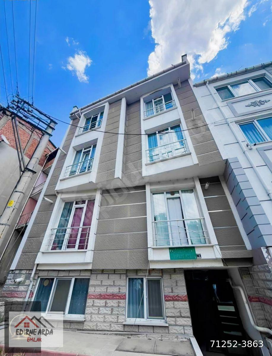 Arda emlak Ofisi’nden Ayşe kadın mevkiinde uygun fiyatlı ara kat eşyalı daire