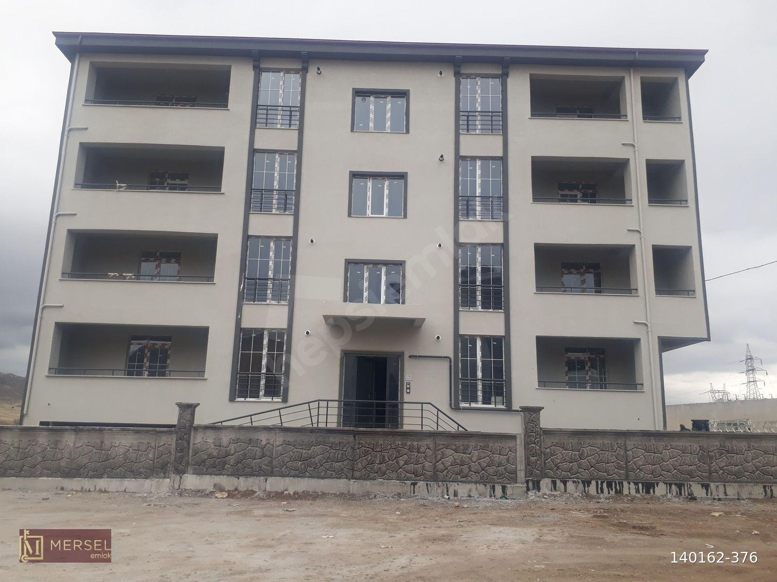 MERSEL EMLAK'tan REFAHİYE İLÇESİNDE KİRALIK 2+1 ASANSÖRLÜ DAİRE
