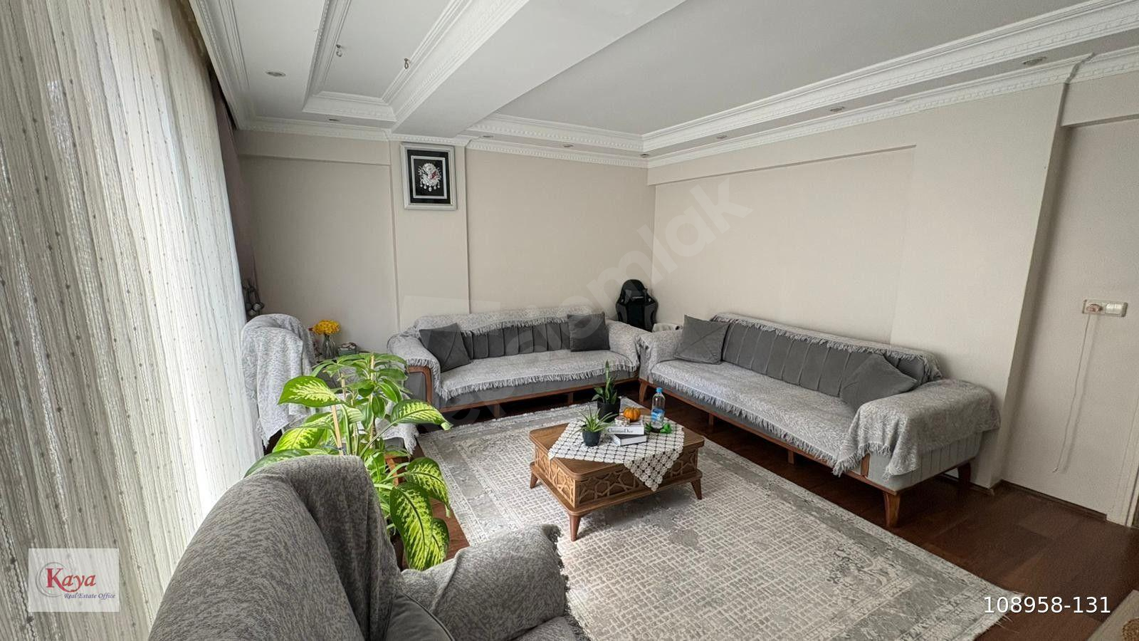 2 ODA 1 SALON SATILIK 13 YILLIK BİNADA TEMİZ MASRAFSIZ DAİRE METROBÜSE 5 DK MESAFEDE