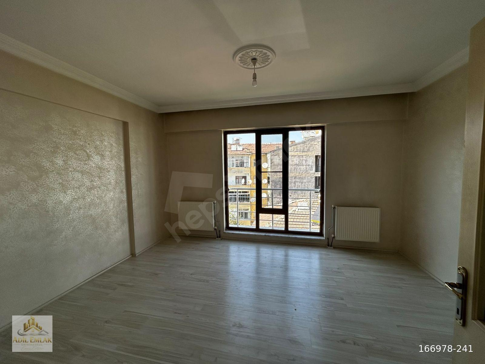 YENİ MAHALLE'DE 3+1 9 YAŞINDA SATILIK DAİRE