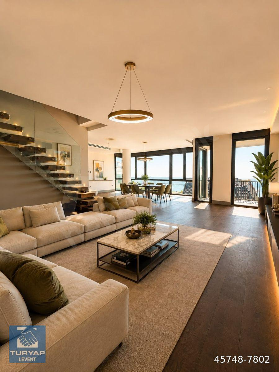YEŞİLKÖY’DE DENİZ MANZARALI HAVUZLU 300 M² LÜKS DUBLEKS