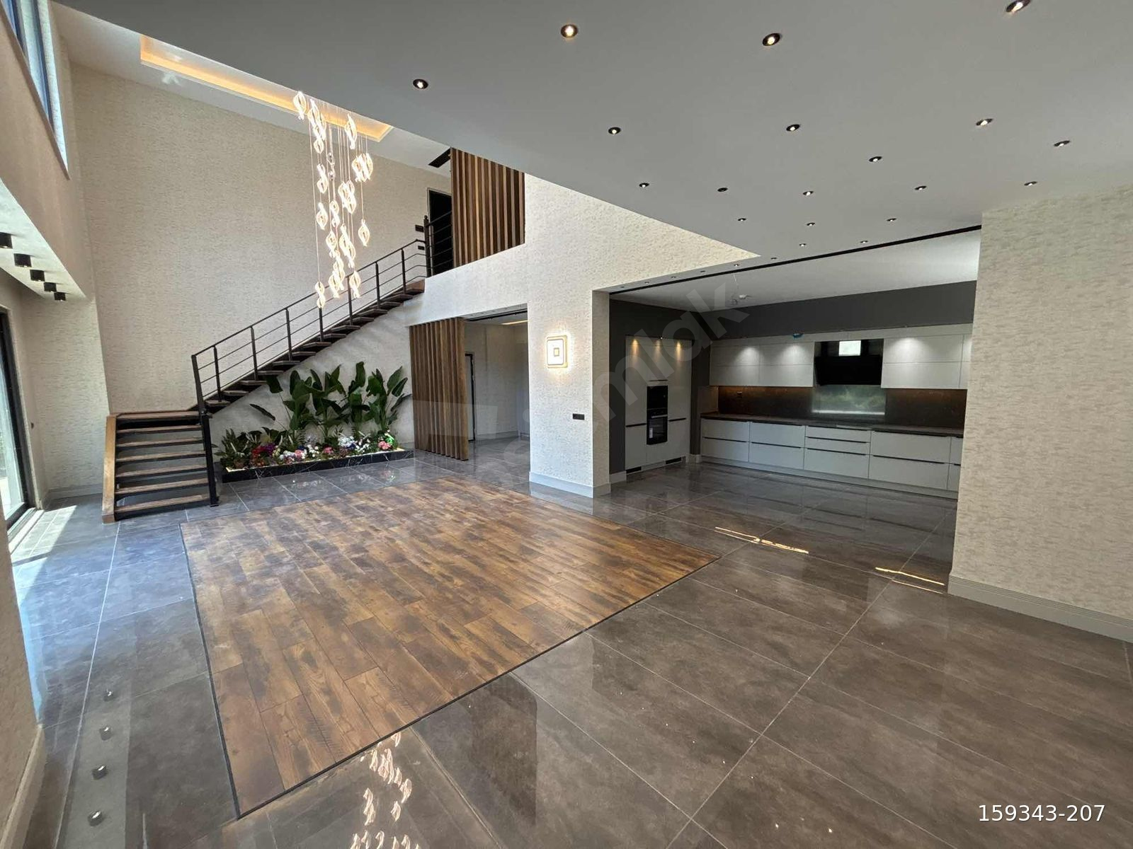 ACİL EMLAKTAN 447 m² 6+1 PRESTİJLİ ŞAHANE TERS DUBLEKS