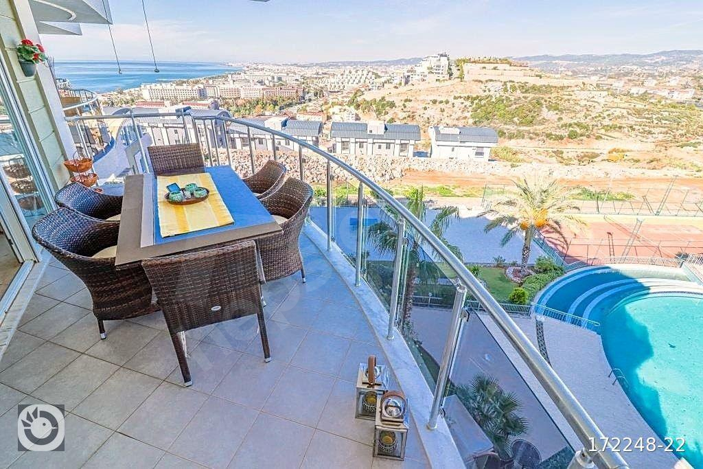 ALANYA KONAKLI'DA DENİZE 200 M ÇİFT TERASLI EŞYALI 3+1 DUBLEKS
