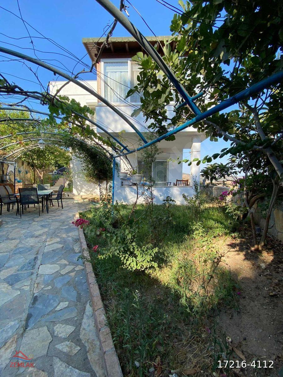 Peksimet'te Yıllık Kiralık Bahçe Katı