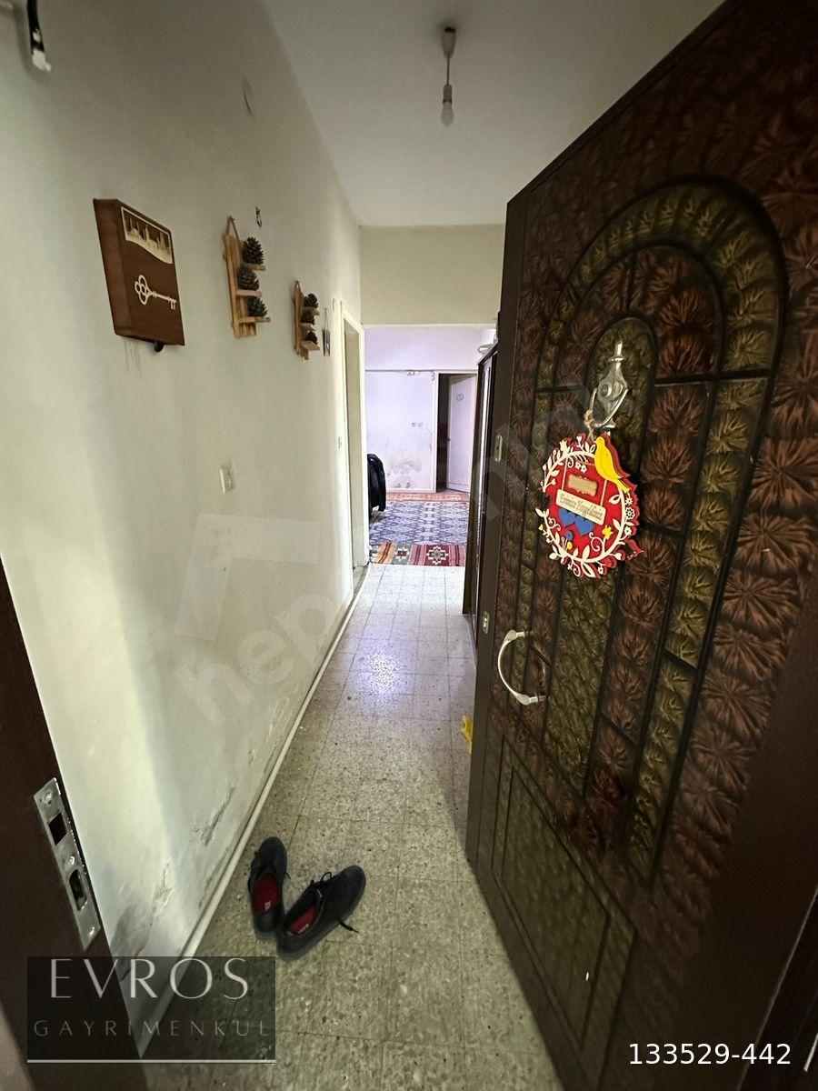ESKİ MALİYE LOJMANLARINDA SATILIK 3+1 DAİRE