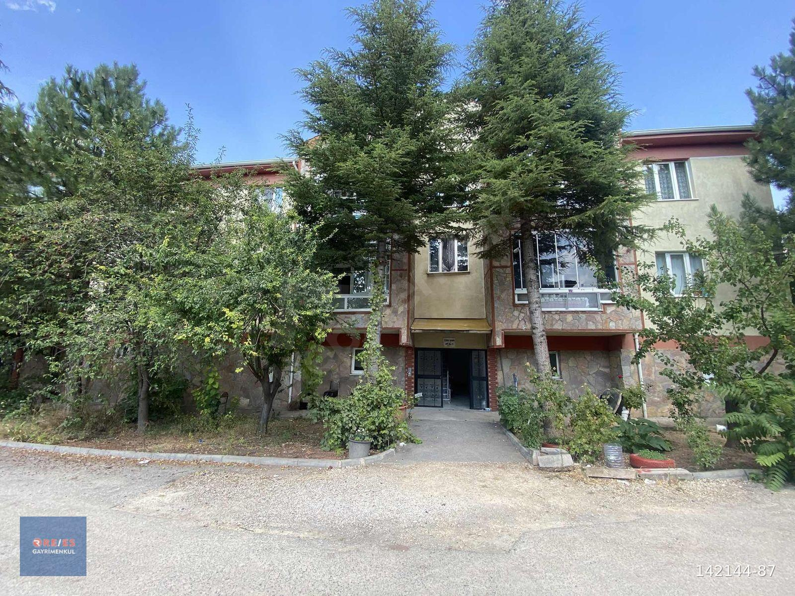 RE/ES'DEN ÇANKAYADA SATILIK 3+1 DAİRE