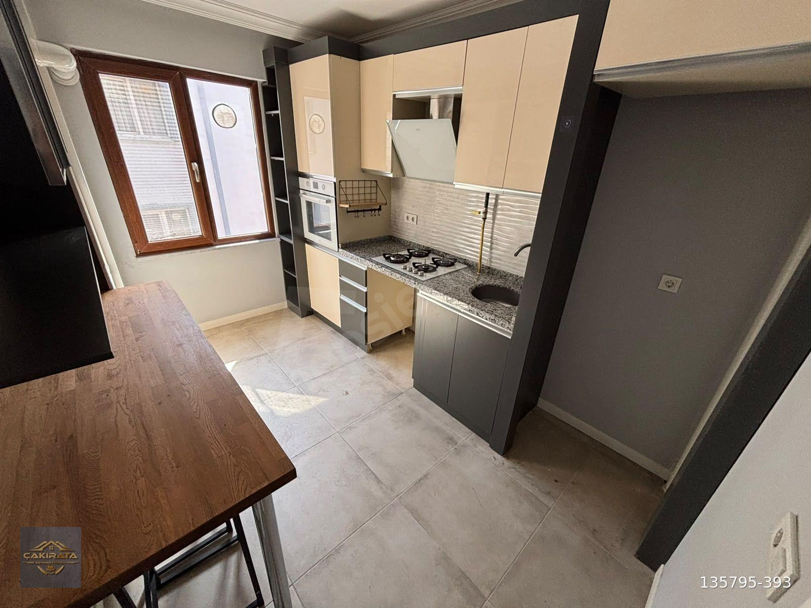 Bandırma 17 Eylül Mah Satılık Kapalı otoparklı 2+1 Arakat Daire