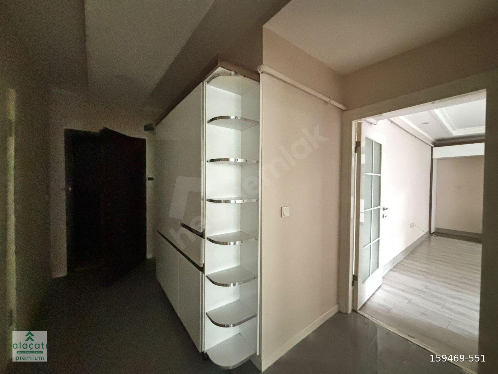ALAÇATI'DAN SOKULLUDA 2+1 İÇERİSİ YAPILI KİRALIK DAİRE