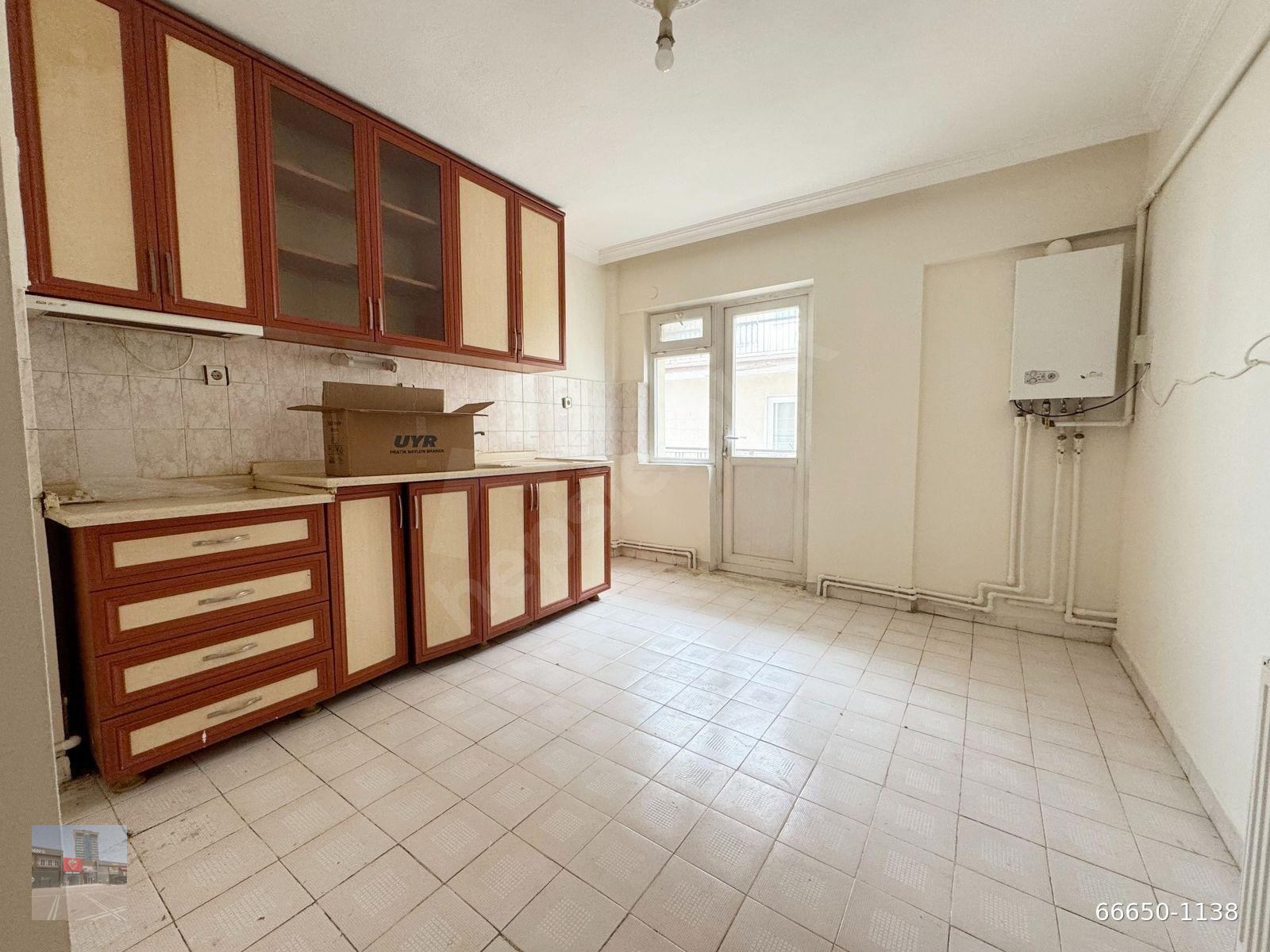 PURSAKLARIN MERKEZİN'DE CADDE ÜZERİ 1.KAT /// 3+1 KİRALIK DAİRE